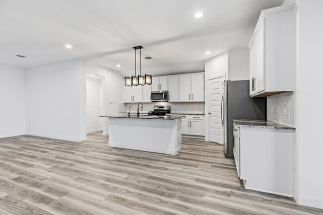 Building Photo - 31514 Avebury Lake Ln