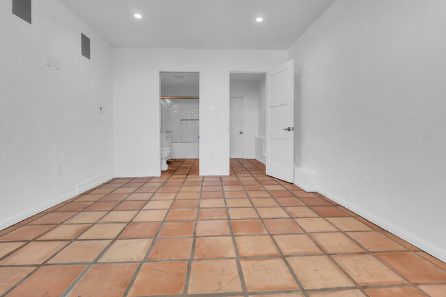 Building Photo - 3426 S Carolina St