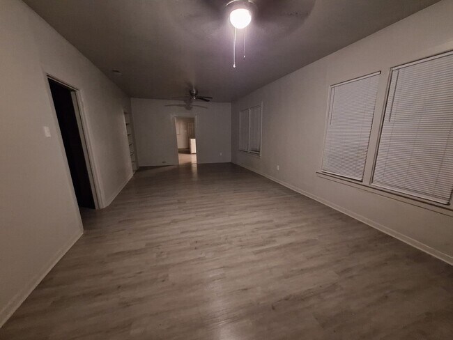Building Photo - 1142 Grape St