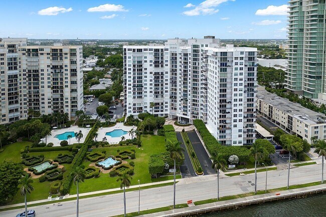 Building Photo - 1701 S Flagler Dr