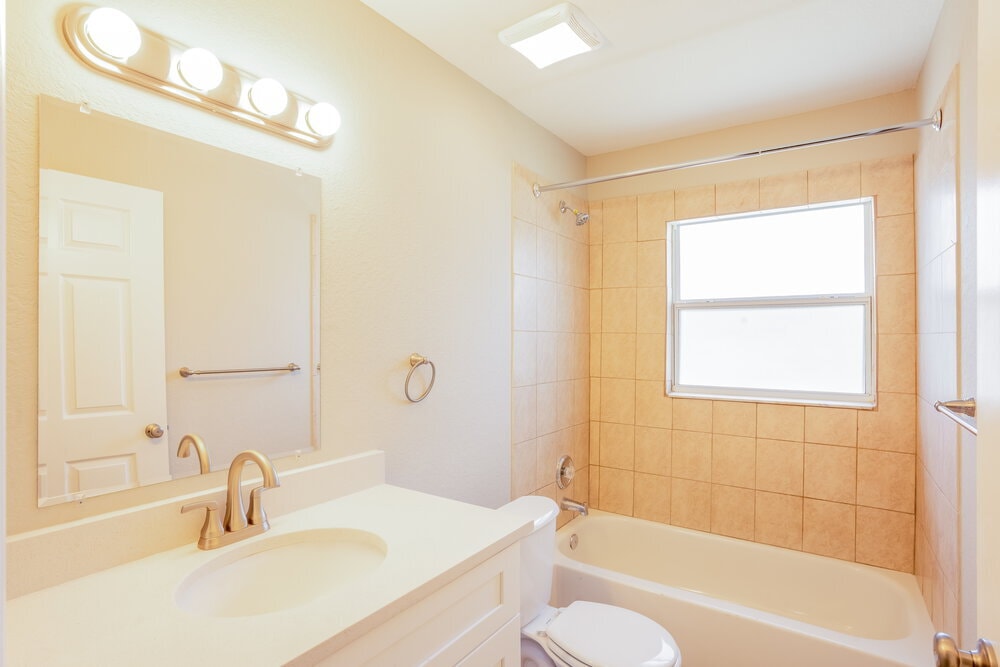 Building Photo - 674 15th Ave S