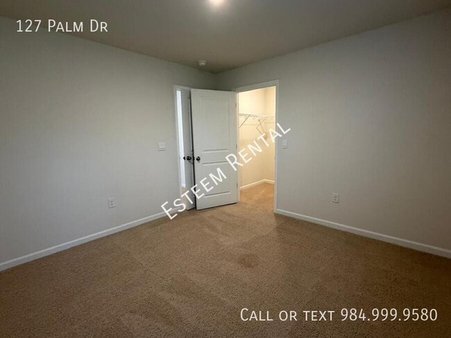Building Photo - 127 Palm Dr