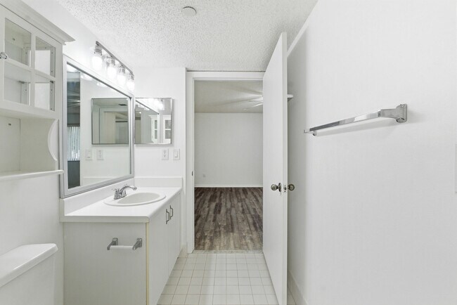 Building Photo - 9511 Weldon Cir