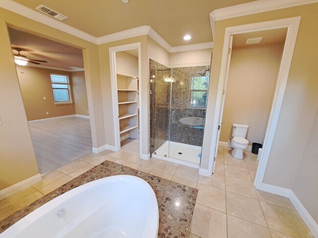 Building Photo - 677 Addison Ln