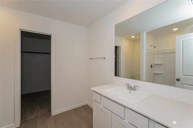 Building Photo - 1124 Tufted Dr