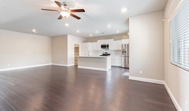 Building Photo - Loma Vista Home on 8800sf Lot for Lease