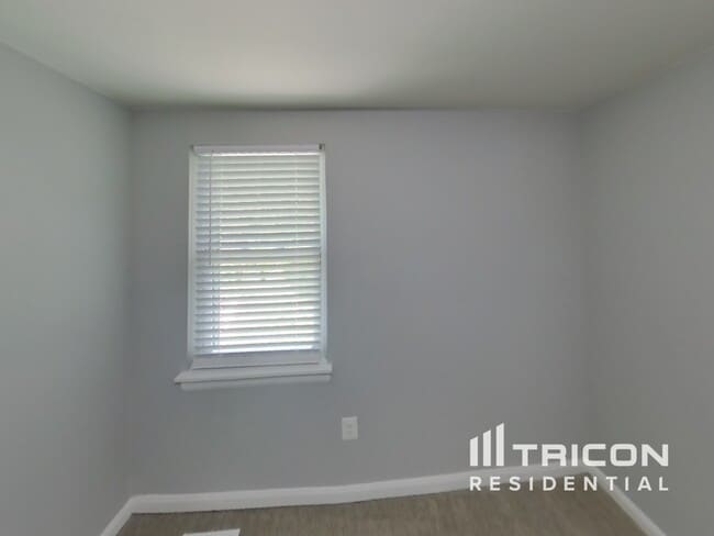 Building Photo - 9226 Throgmorton Rd