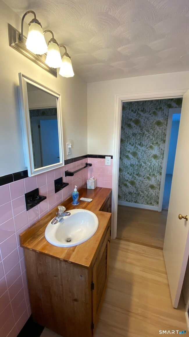 Building Photo - 178 Edgewood Dr