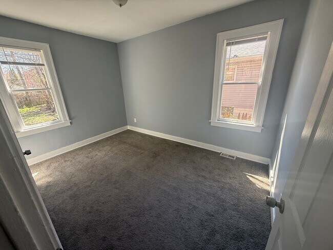 Building Photo - Cozy 3-Bedroom Home in Detroit