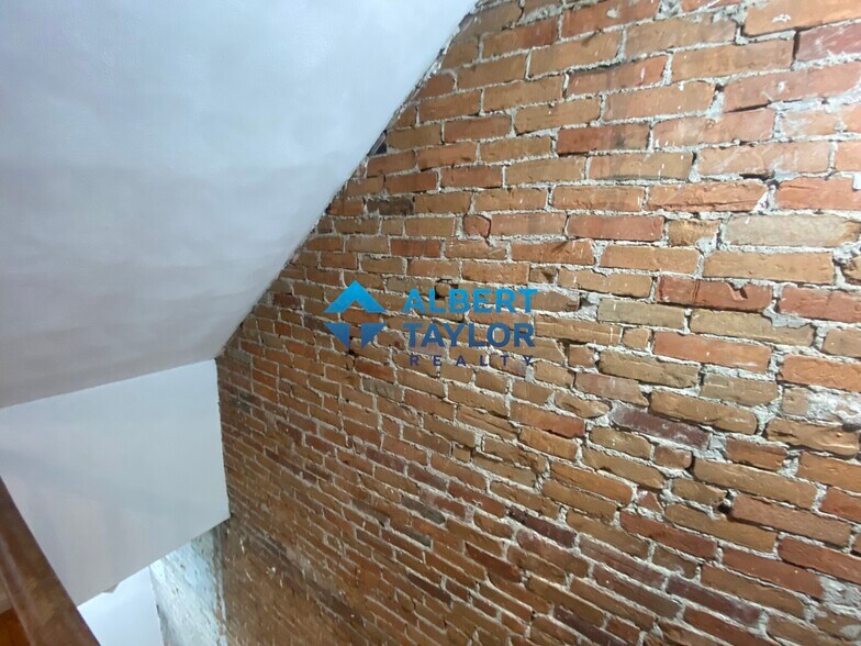 Building Photo - 14 Wigglesworth St