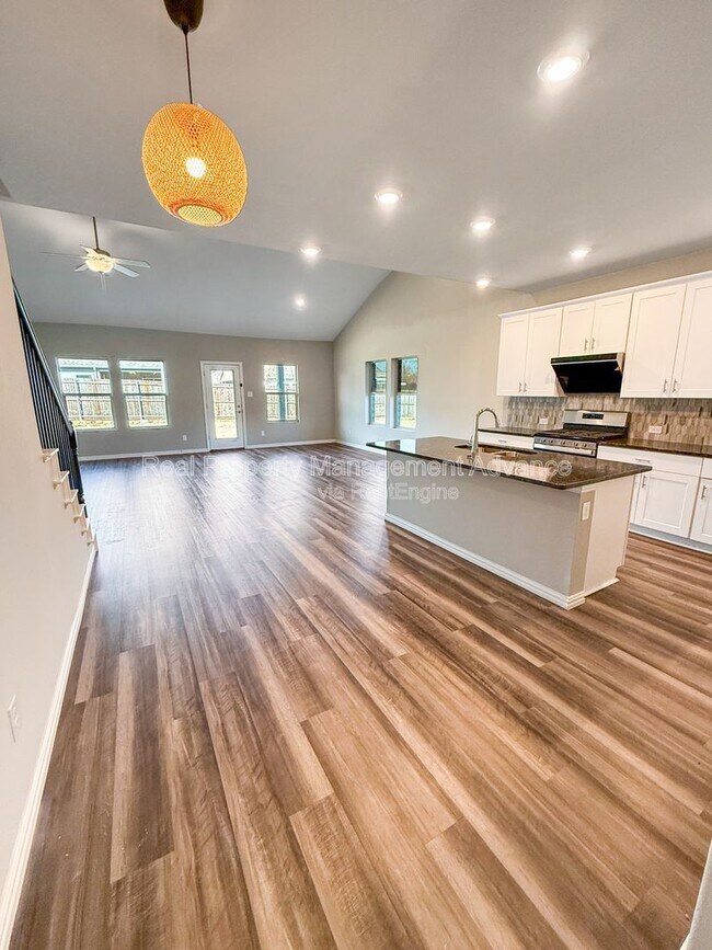 Building Photo - 452 Morning Dew Ln