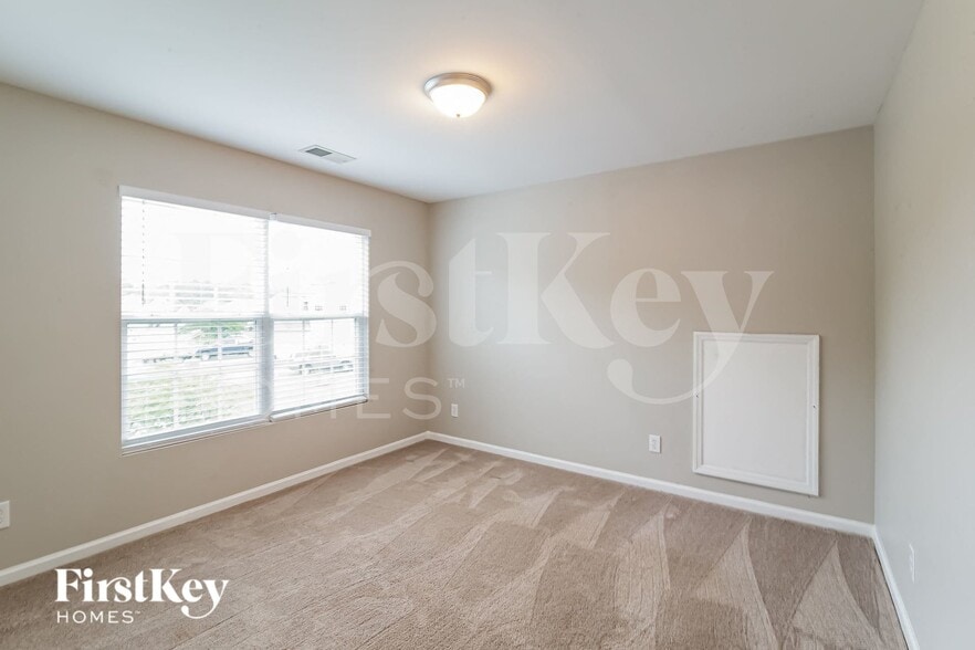 Building Photo - 918 Laurel Oak Ln