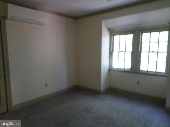 Building Photo - 222 Delaware St