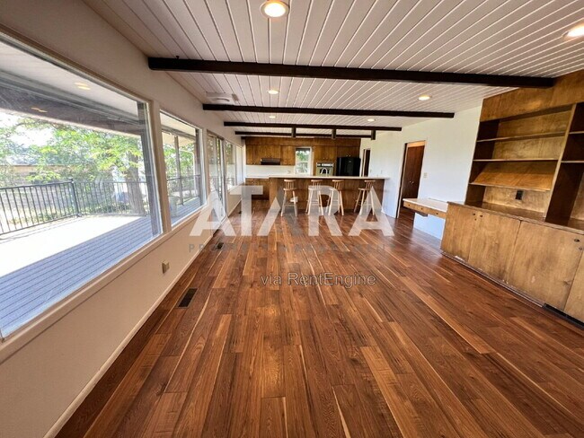 Building Photo - 270 2020 N