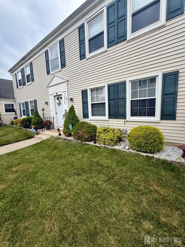 Building Photo - 493 Somerset Ln
