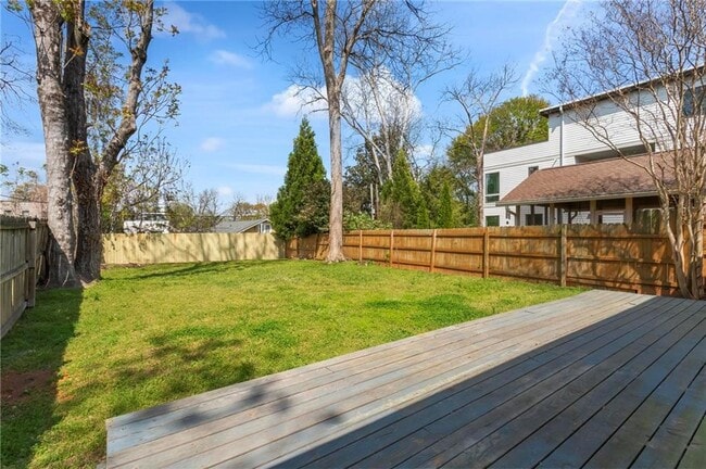 Building Photo - 520 Angier Ave NE