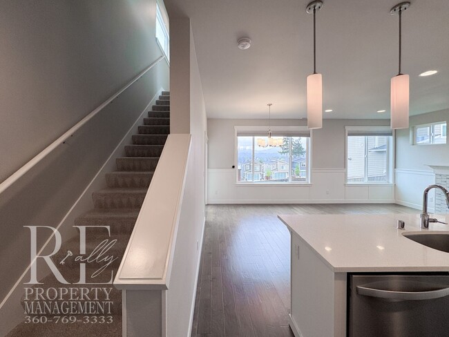 Building Photo - Modern 3-Story Bremerton Home with Water Views on Every Level