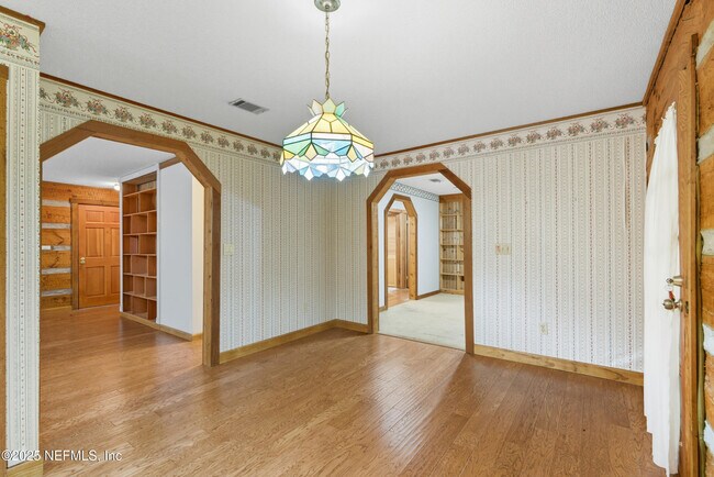 Building Photo - 2221 Treasure Point Rd