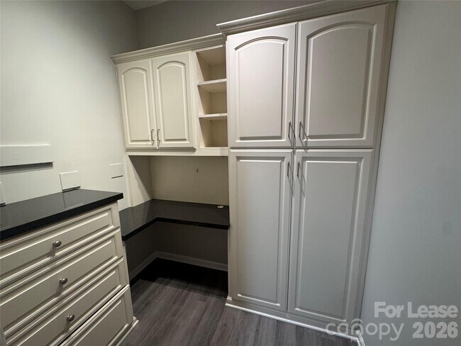 Building Photo - 2416 Coltsview Ln