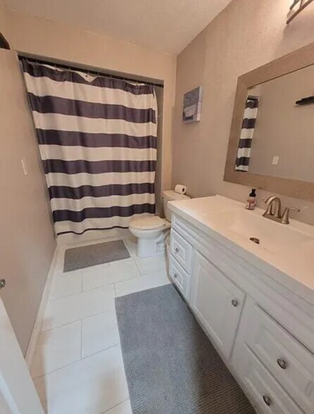 Building Photo - 3803 43rd Ave N