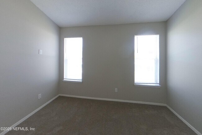Building Photo - 606 Radnor Ln