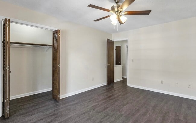 Building Photo - 102 Kimeran Ln