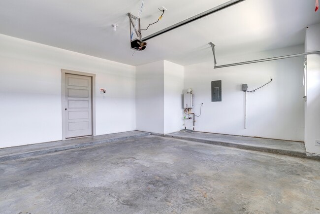 Building Photo - 3012 Gunnersbury Dr