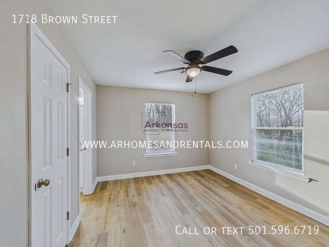 Building Photo - 1718 Brown St