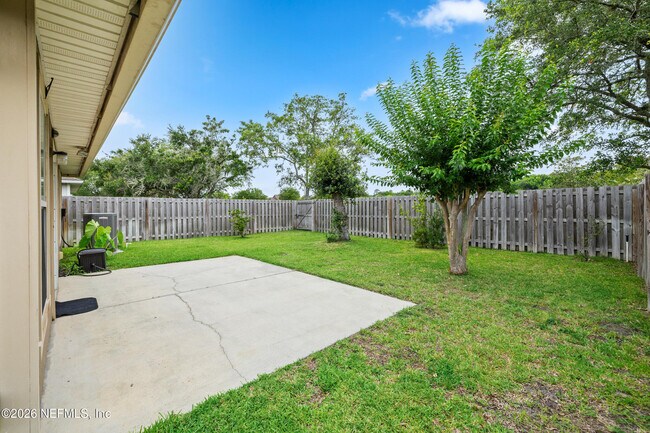 Building Photo - 136 Brookfall Dr