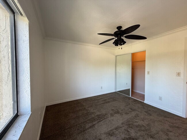 Building Photo - Spacious 2 bedroom 2 bathroom condo in gated community