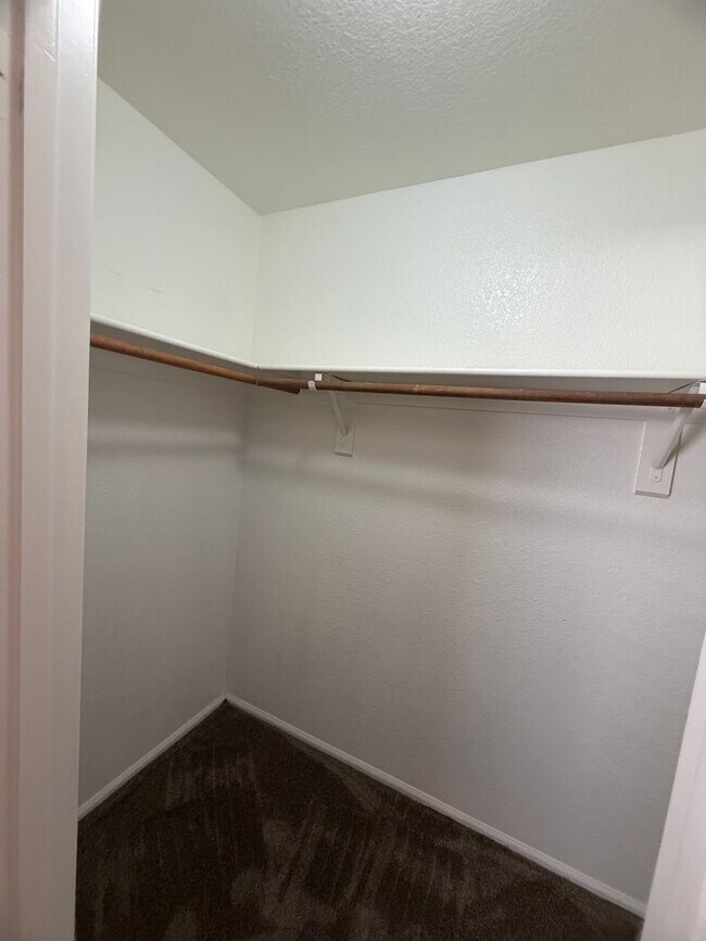 Building Photo - Desirable Arrowhead Ranch Home