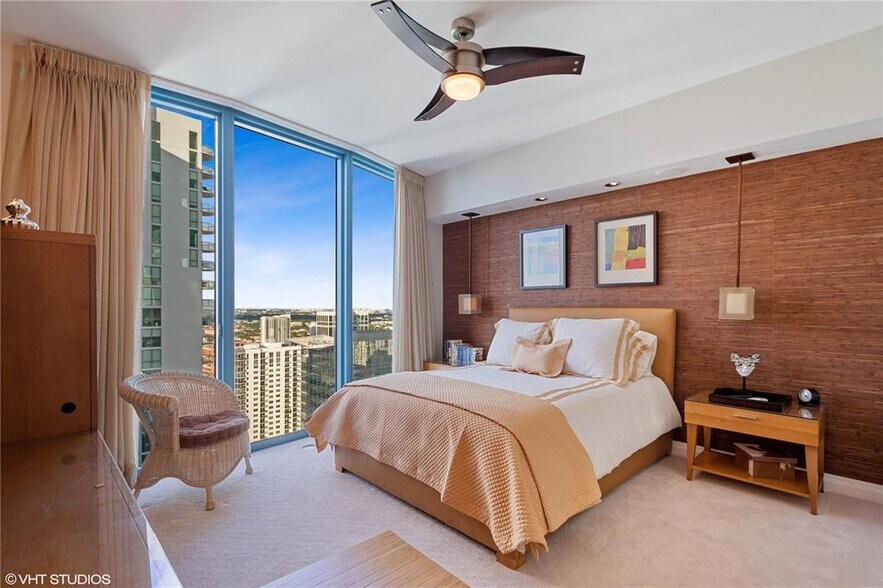 Building Photo - 333 Las Olas Way