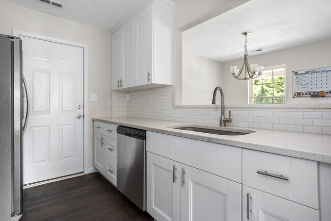 Building Photo - 2206 Berkley Ave