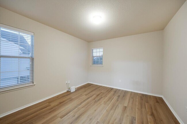 Building Photo - 185 Hometown Pkwy
