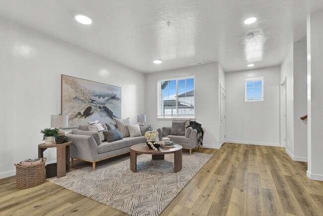 Building Photo - 4095 S Lone Pne Wy