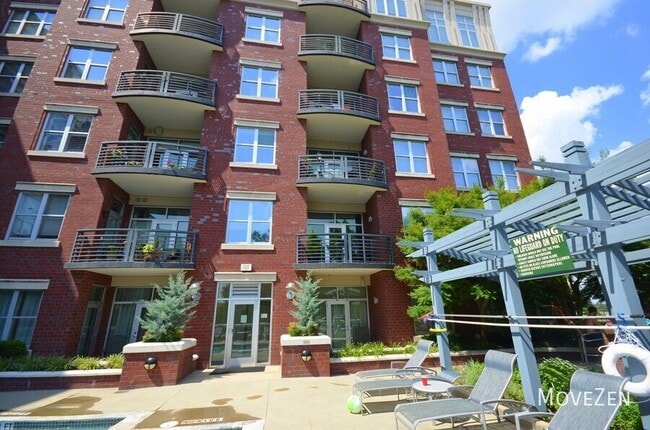 Building Photo - 618 N Boylan Ave