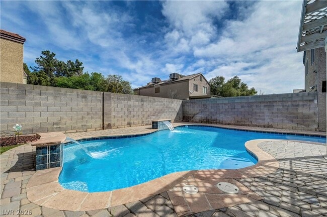Building Photo - 6644 W Pepperidge Way