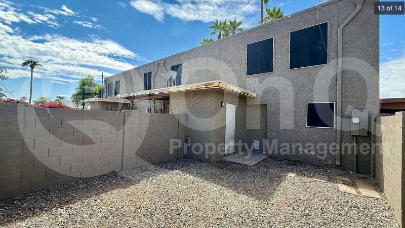 Building Photo - 6108 W Townley Ave