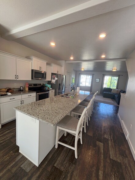 Building Photo - 1494 S 590 W