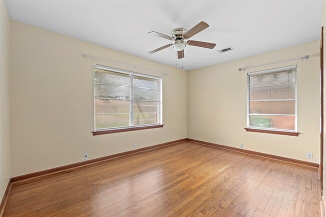 Building Photo - 1027 Stonecrest Dr