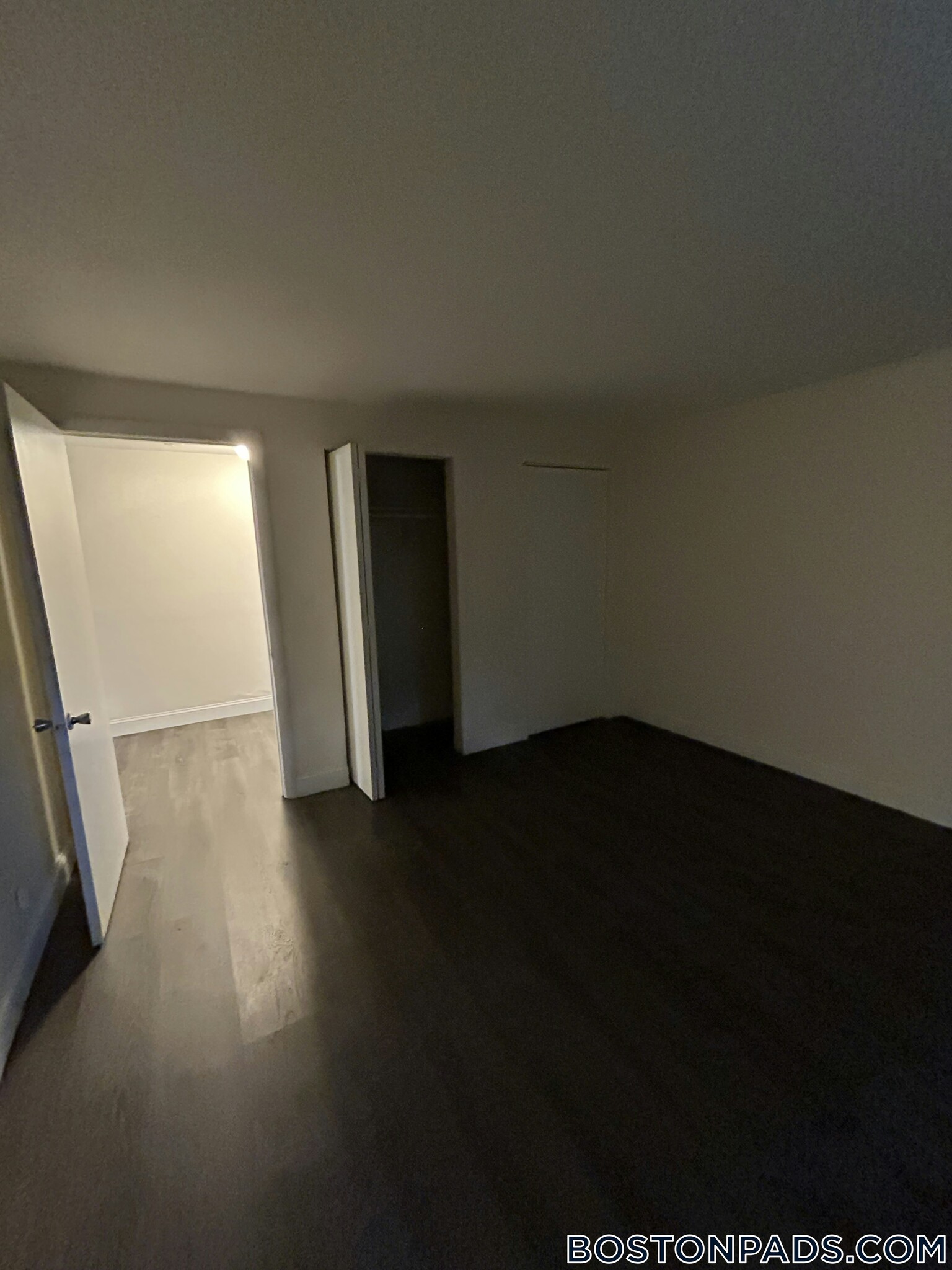 Building Photo - 122 Dustin St