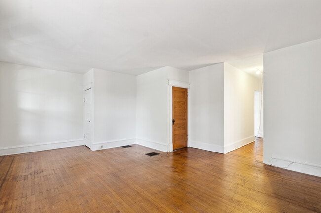 Building Photo - 2447 Colfax Ave S