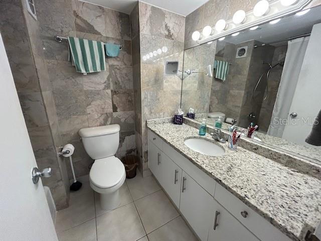 Building Photo - 880 Mandalay Ave