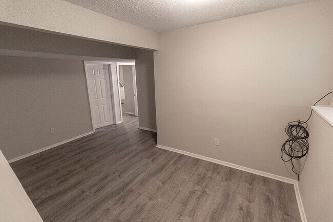 Building Photo - 215 Wheaton Ct