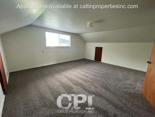 Building Photo - MOVE IN SPECIAL -  1/2 FIRST MONTHS RENT!!