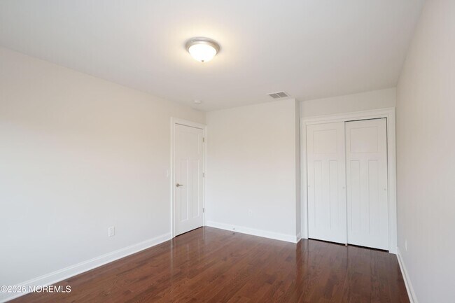 Building Photo - 10 Gonzalez Dr