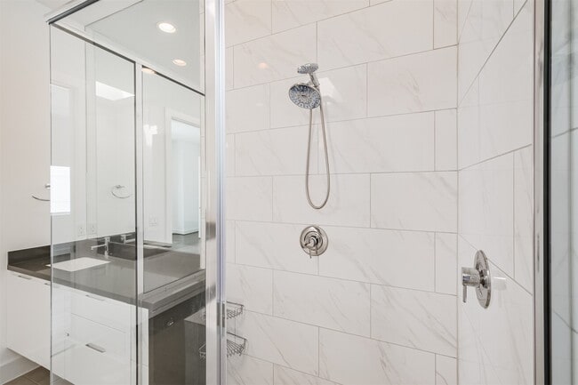 Building Photo - 1157 W 18th St