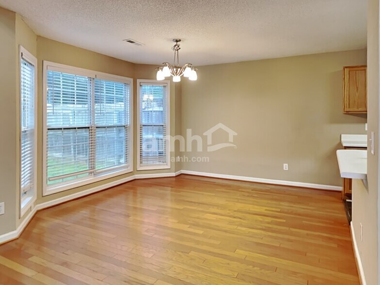 Building Photo - 4220 Lake Woodard Dr