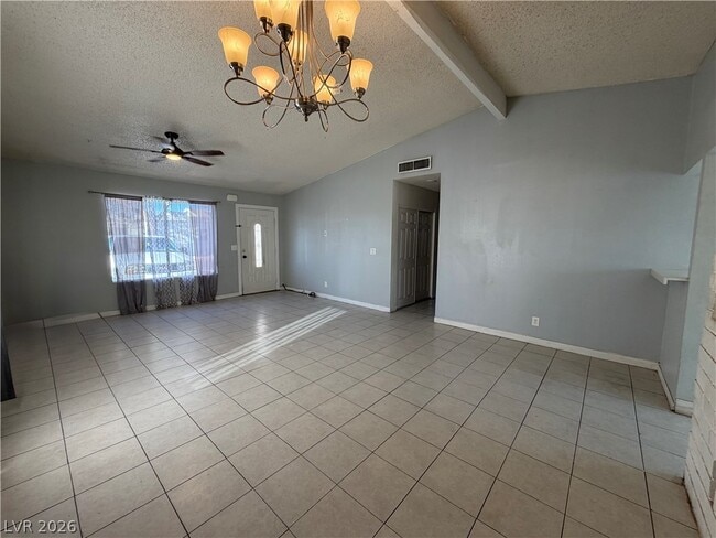 Building Photo - 5971 Vía Capri Dr