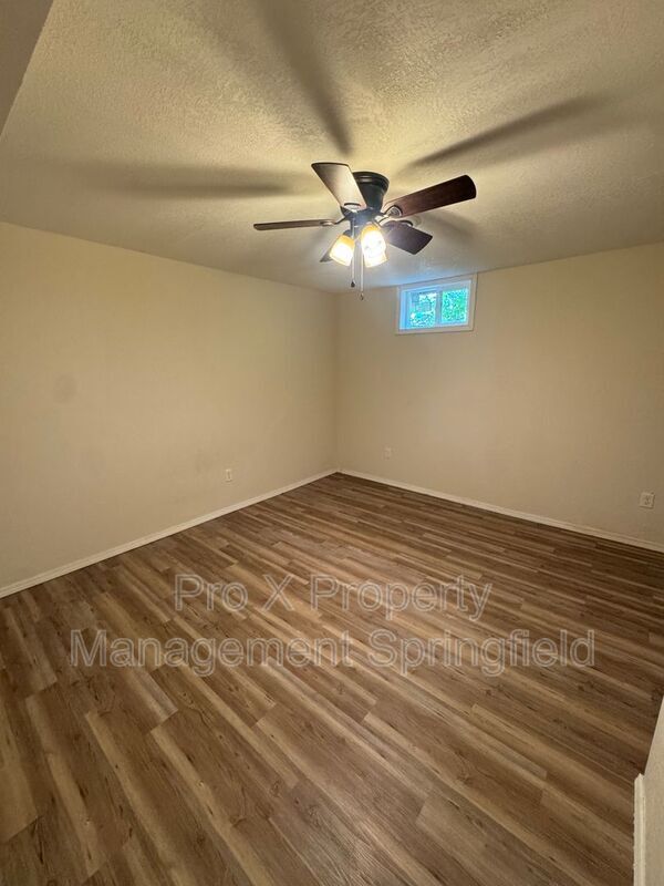Building Photo - 3332 S Southlyn Pl